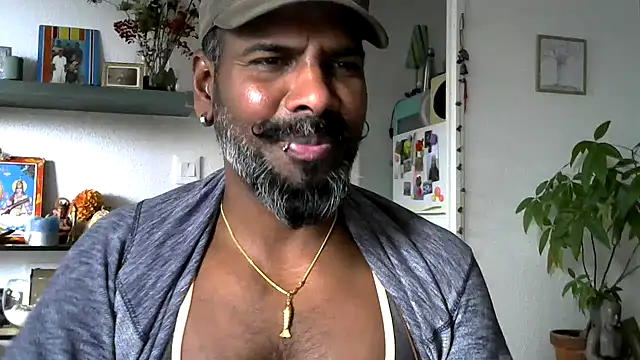 frenchblackc31 webcam