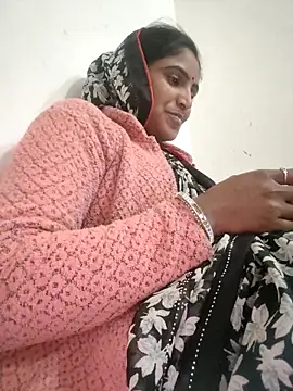 Webcam Model (LUCKY_cut)  is live.Free join now!