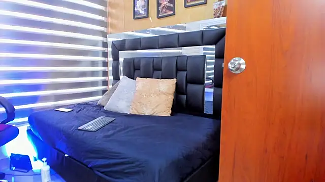 sheyla__ebony webcam