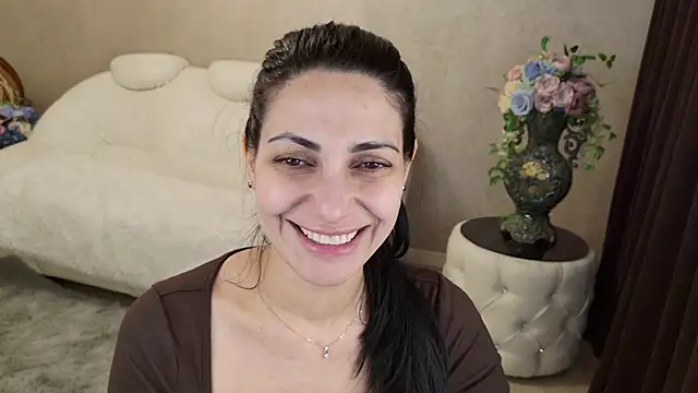 LovelyBeatrice webcam