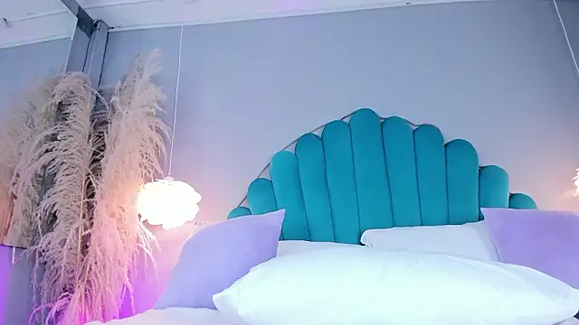 AlassiaHocthner webcam