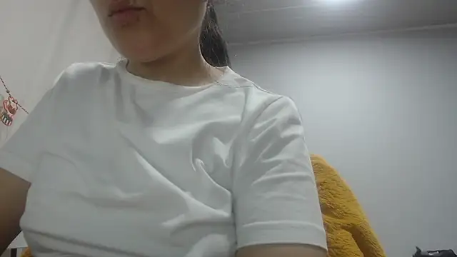 naughthyany16 webcam