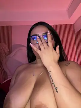 Webcam Model (Sara__collins__)  is live.Free join now!