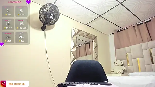 Mia_scarlet69 webcam