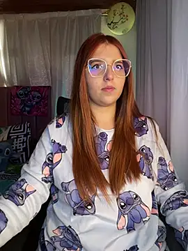 Webcam Model (CoraVibes) is live