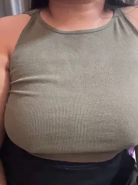 maggi-is-back (F young) - choco on armpit