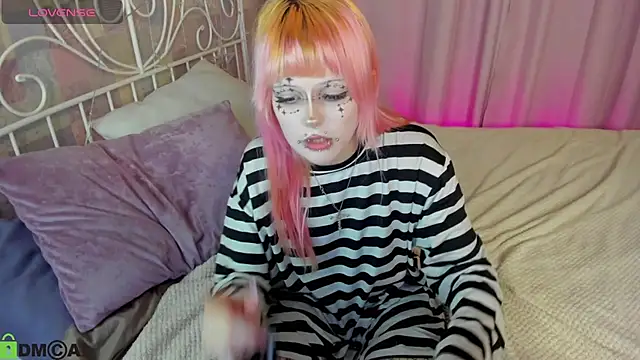 mika_vatashi - Mika_Vatashi's free webcam - UK Sex Cams