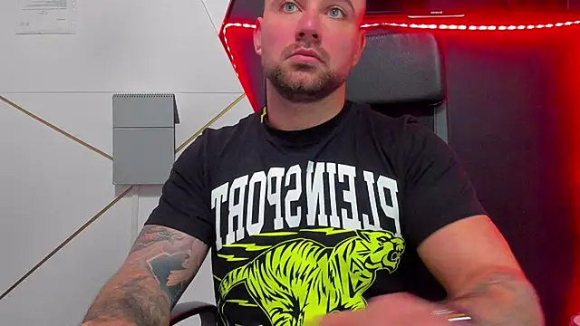 duncanstone (M young) - Jaguar style , unleash the animal !