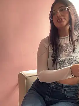 Webcam Model (StrawberryPink_)  is live.Free join now!