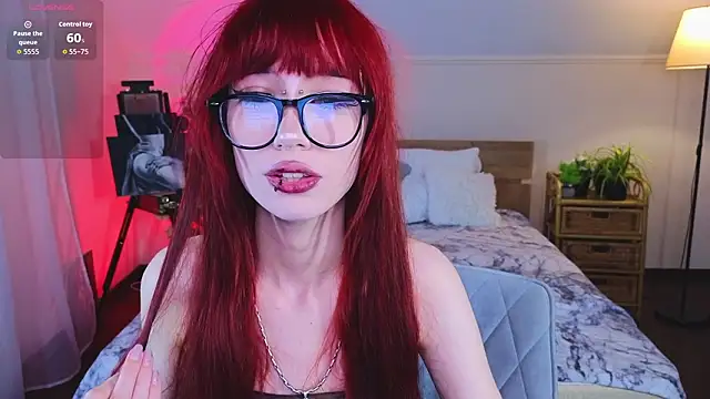 RedRubyMeow webcam