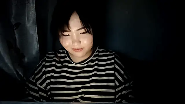 MollyAsian webcam