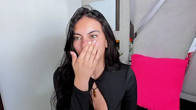 Alana_Hotterr webcam