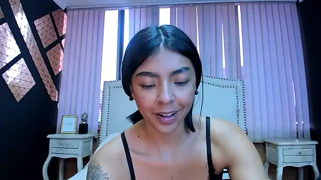 nia-malkova - Nia-malkova's free webcam