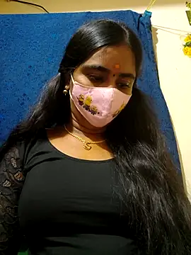 Webcam Model (mini-queen)  is live.Free join now!