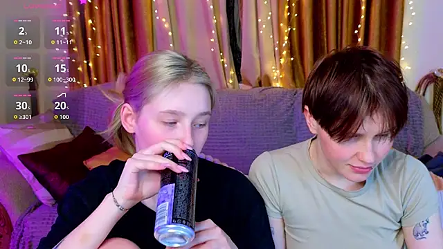 Girls_Fingers webcam