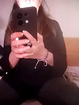 crisyluci (G young) - O me la chupa o se corre ella tocándose