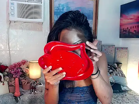 Tarah_MC_Collins webcam