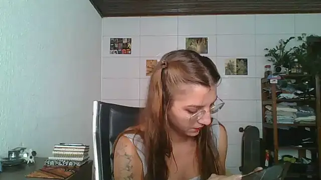 SweetyBabyDemon webcam