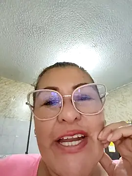 Webcam Model (AlexxiaaMat)  is live.Free join now!