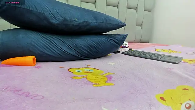 messy_saray - Messy_saray's free webcam