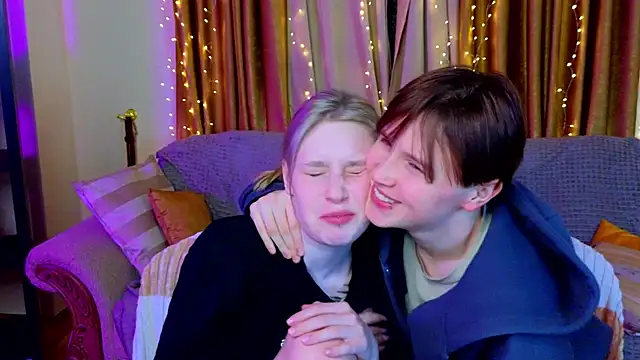 Girls_Fingers webcam