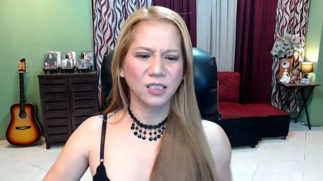 dreamgirlHILARY webcam