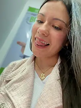 CHARLOTTE__05 webcam