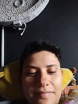 girl_intense444 webcam