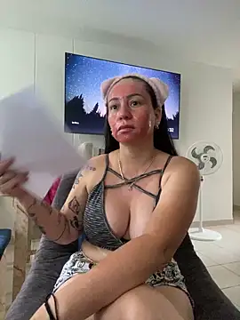 Webcam Model (HealingHoney)  is live.Free join now!