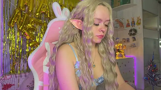 CheekySashaCharm webcam