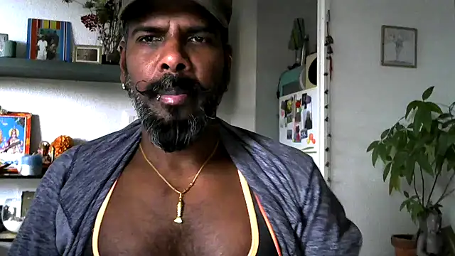 frenchblackc31 webcam