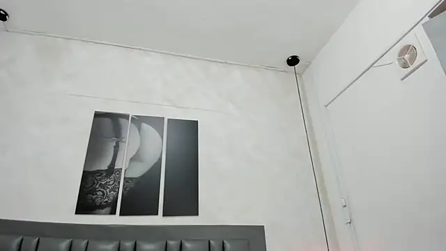 dakota_roussee webcam