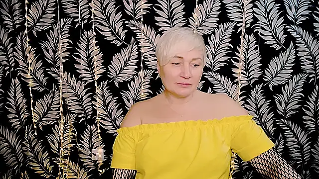 Olivia_playful webcam