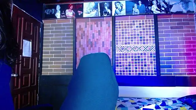 kriss_sweetboobs10 webcam