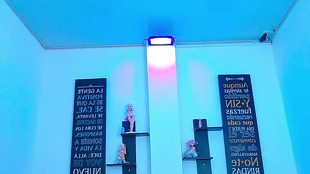 CHLOE_THUNDERS webcam