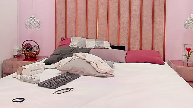 RebecaThomson webcam