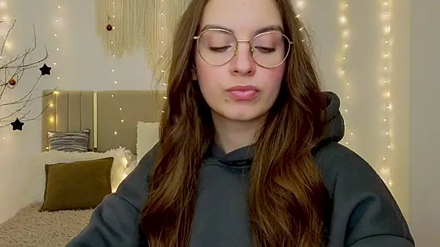 real_cutie1 - Real_cutie1's free webcam