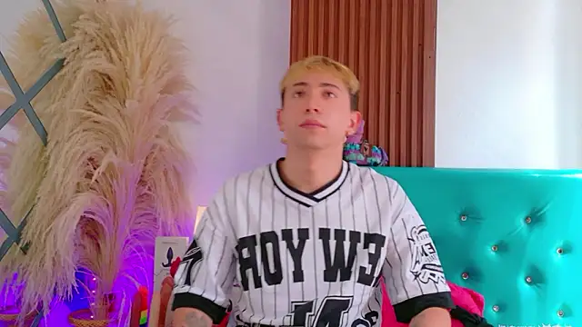 Naughty__Chriss webcam