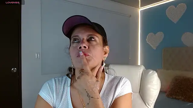 channelsmith_55 webcam