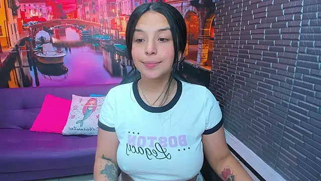 Small_naughty_ webcam