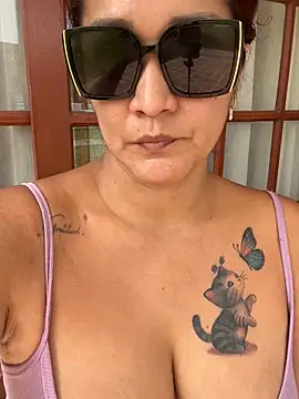 LISA_BULLOCK_ webcam