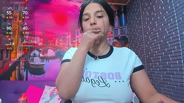 Small_naughty_ webcam