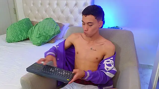 yulian_vasquez webcam