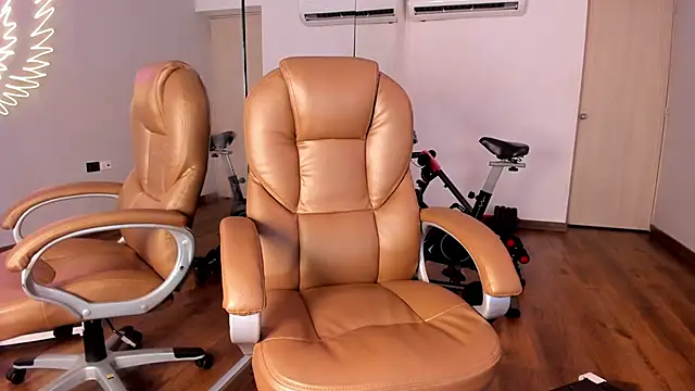 _taylorblack (M twink) - Warm-Up Stretch