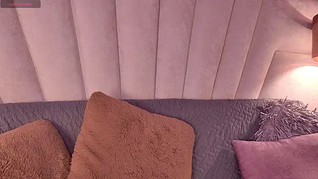 Webcam Model (AlyssaRay) is live