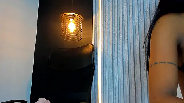 alahia_betancurx webcam