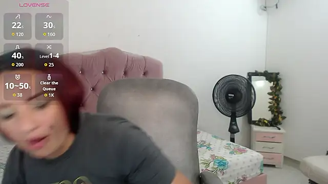 nicoll_crazzy webcam