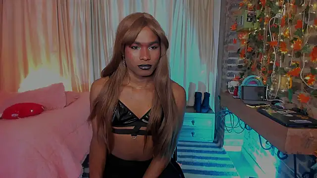 LaGoldenBitch webcam