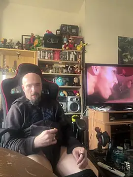 branleurbidu90 (Ask my age) - Ouvre ton sweat shirt