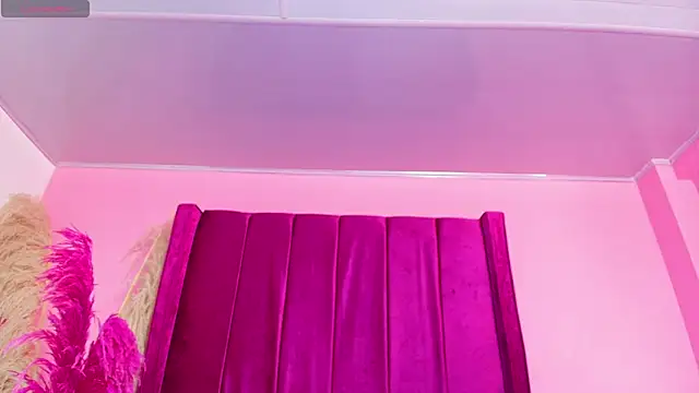 foxyhillx - Foxyhillx's free webcam - UK Sex Cams